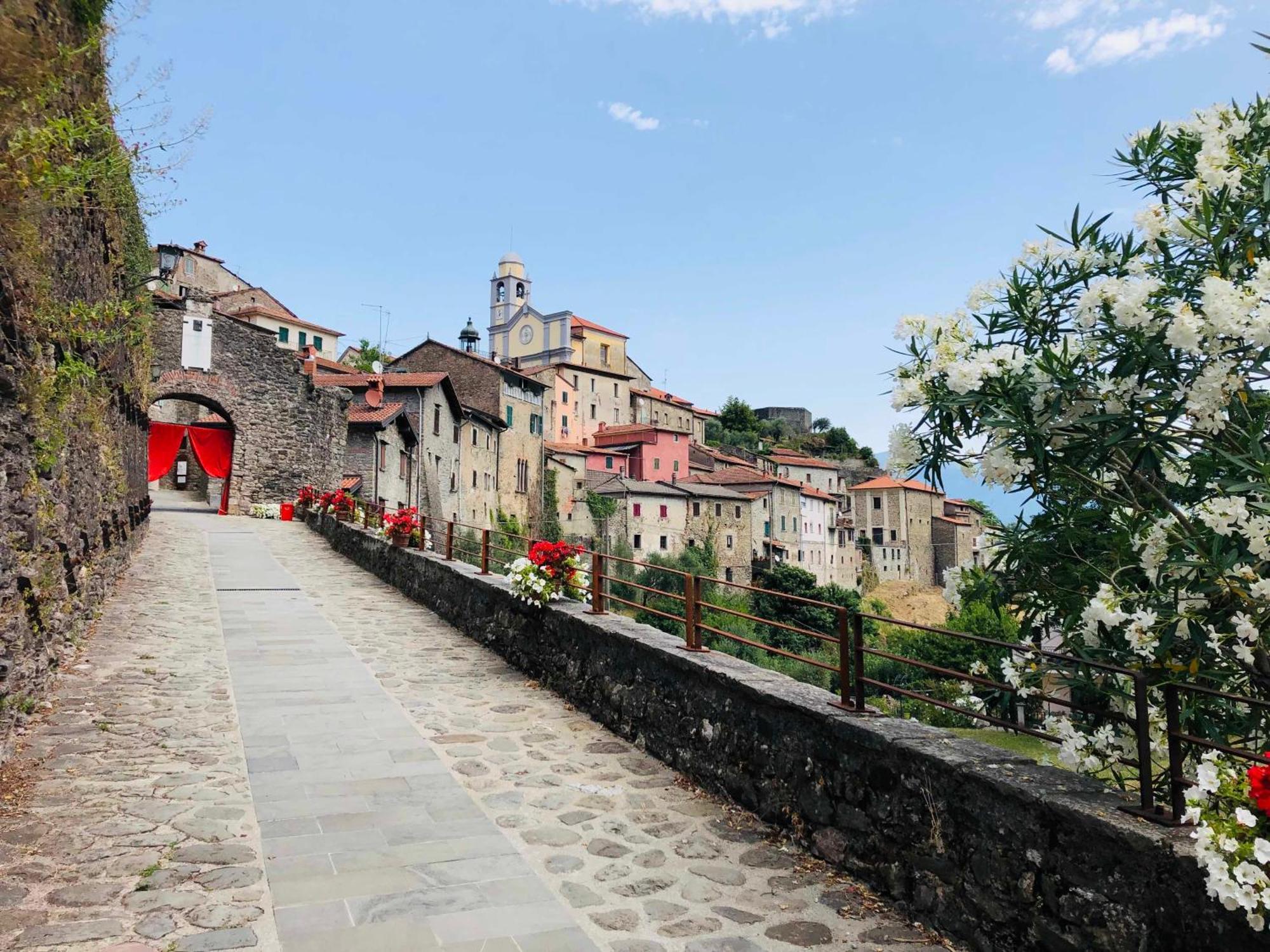 La Finestra Di Dante Appartement Mulazzo Buitenkant foto